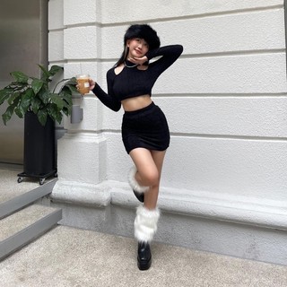 Bunny set - áo len lông thỏ hở vai và chân váy ôm