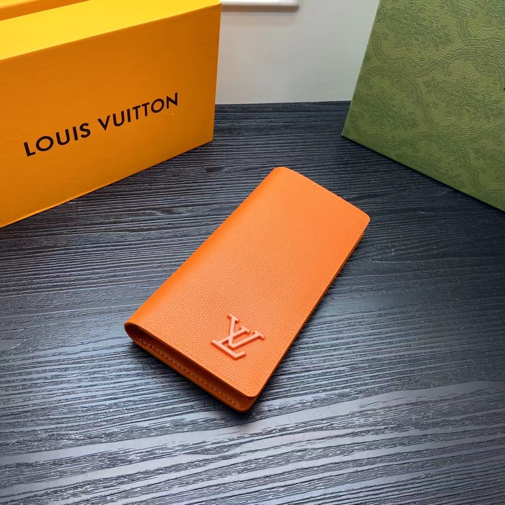 Ví Louis Vuitton LVM81153 Thời Trang Sang Trọng Cho Nam