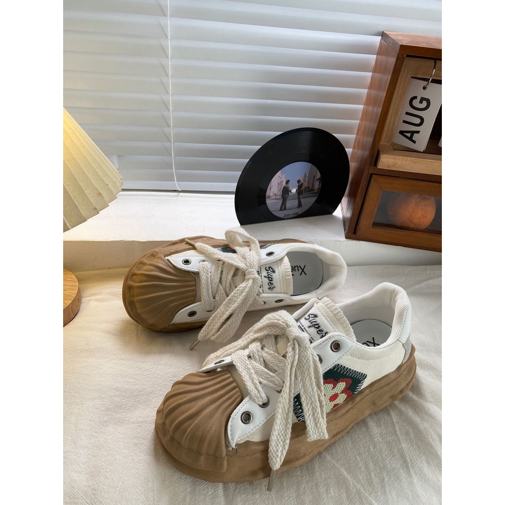 Giày Thể Thao Vải Bạt Mũi Vỏ Sò Thời Trang Nữ