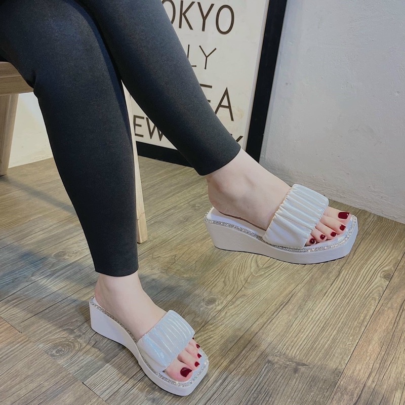 Dép xuồng quai nhúm da xịn viền đá cao 7 phân