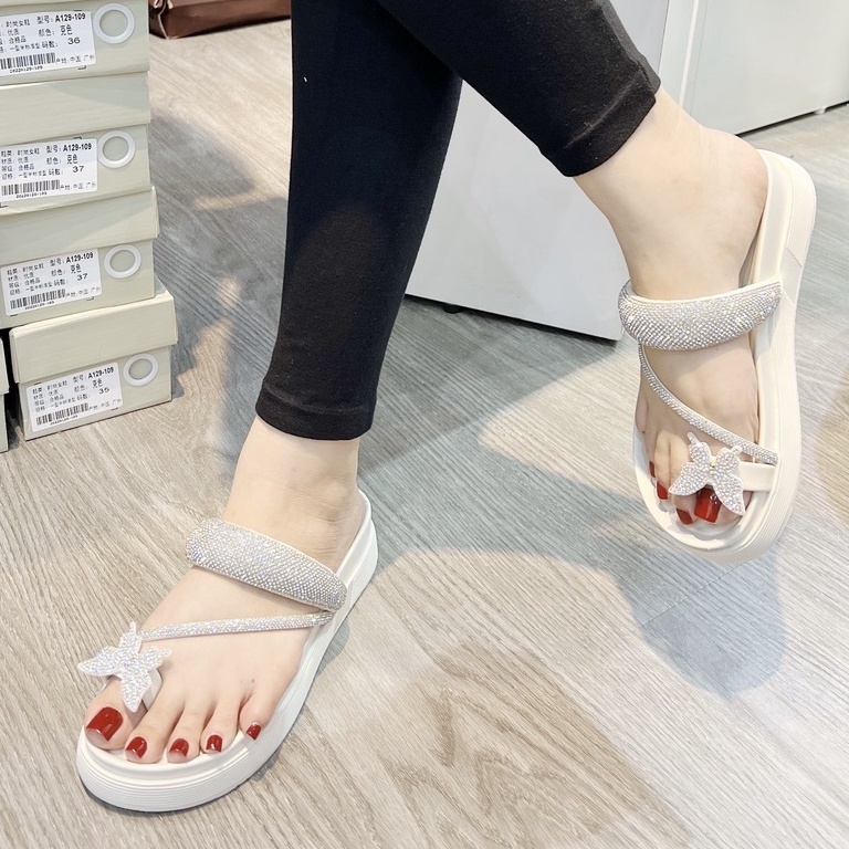 Dép Nữ Xỏ Ngón Đính Charm Hình Bướm Đế Dày Bánh Mì Cao 5cm Tôn Dáng TRINH LÊ SHOP GIÀY DÉP