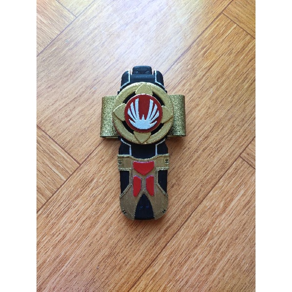 Biến hình siêu nhân cuồng phong