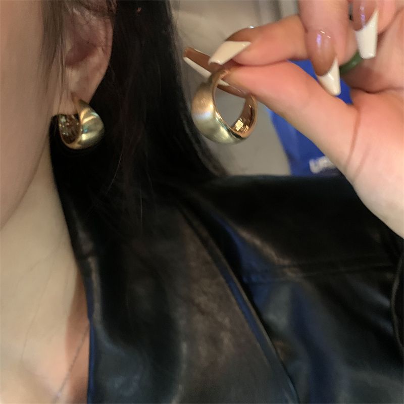 Khuyên Tai Kim Loại Thiết Kế Cọ Chải Phong Cách Năm 2023