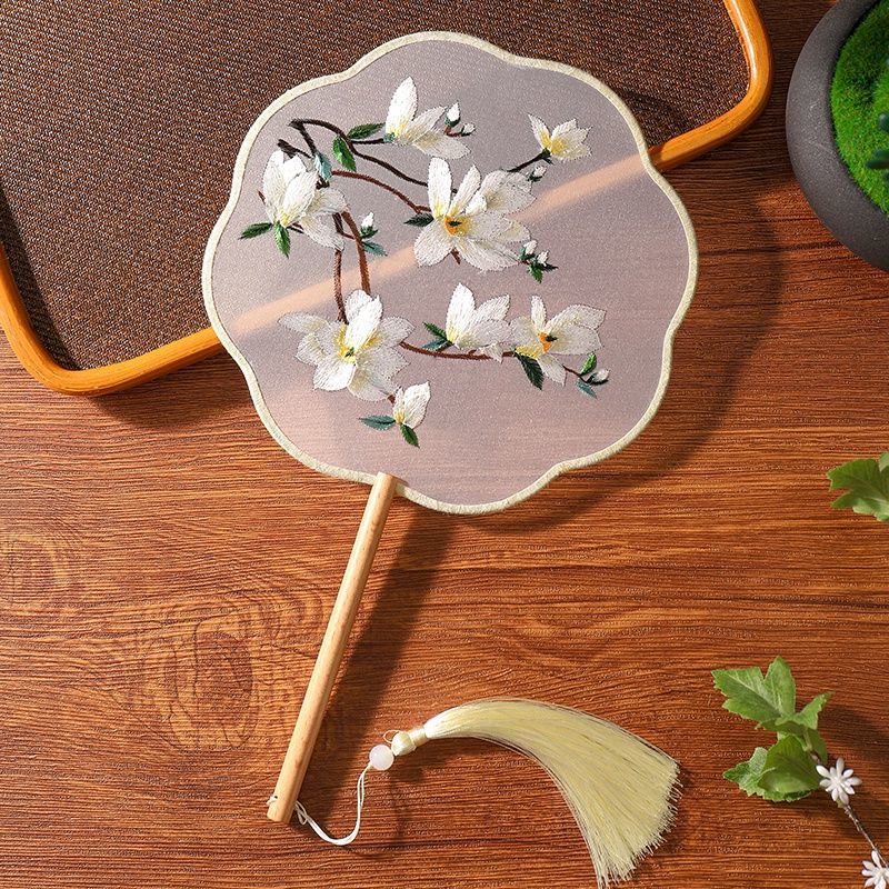 Quạt Hai Mặt Thêu Họa Tiết Phối Tua Rua Phong Cách Trung Hoa 12.29