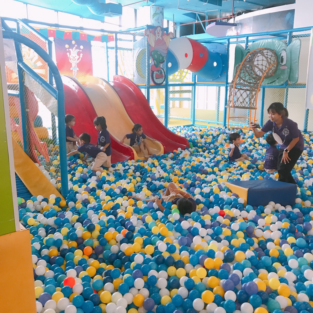 HCM [E-Voucher] Vé khu vui chơi TP Ánh Sáng - CV Khủng Long - Khu Rainbow - Xe Lửa... L6 Gigamall