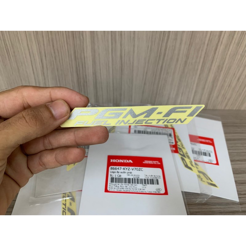 Tem chử PGM-Fi Future 125 zin