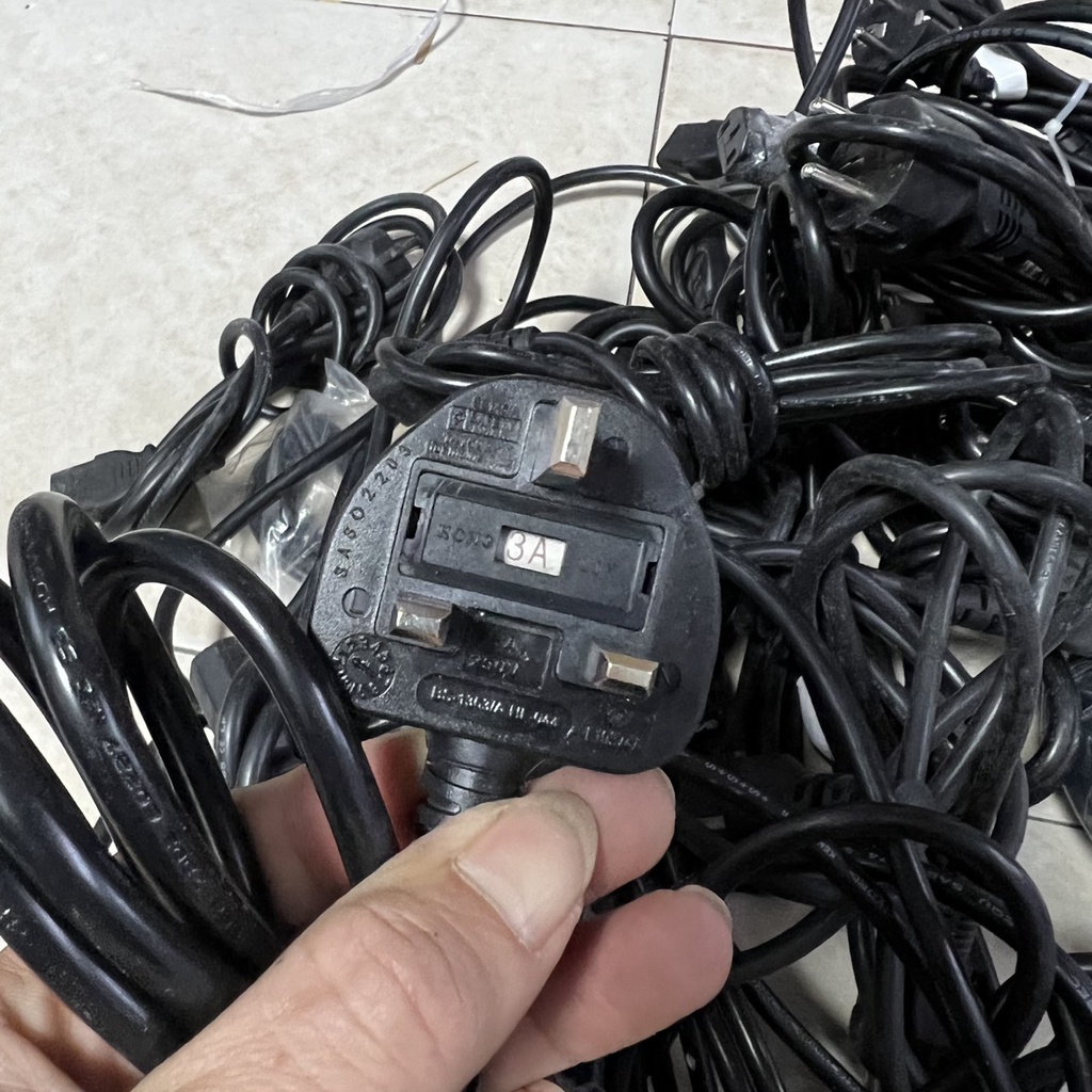 Dây cấp điện PC ,Dây cấp điện nồi cơm điện có cả cầu trì bảo vệ  hàng bóc máy xịn. Cam kết không bao giờ hỏng dây