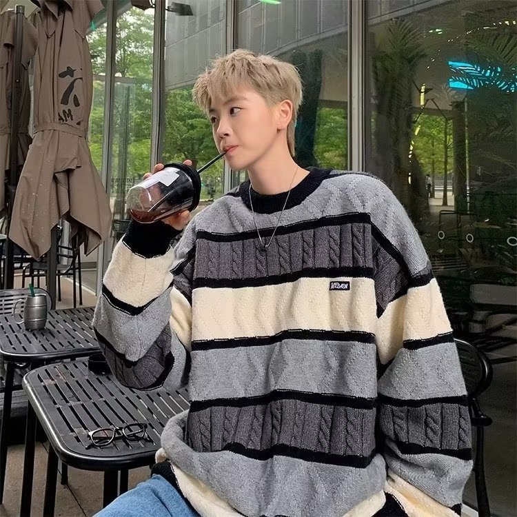 Áo Sweater Dệt Kim Dày Dáng Rộng Cổ Tròn Họa Tiết Kẻ Sọc Màu Xanh Lá Thời Trang Thu Đông Cho Nam