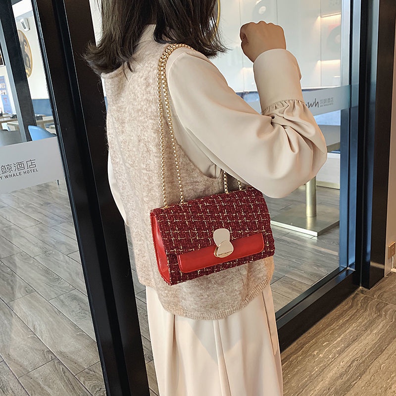 Túi Xách Đeo Vai Phủ Bông Phối Dây Xích Phong Cách Pháp Thời Trang Cao Cấp Dành Cho Nữ