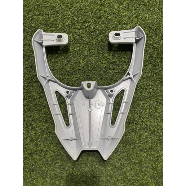 Tay xách Zoomer màu bạc