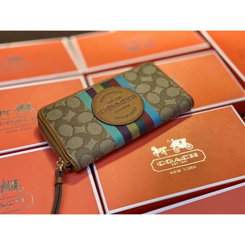 Ví coach khoá kéo