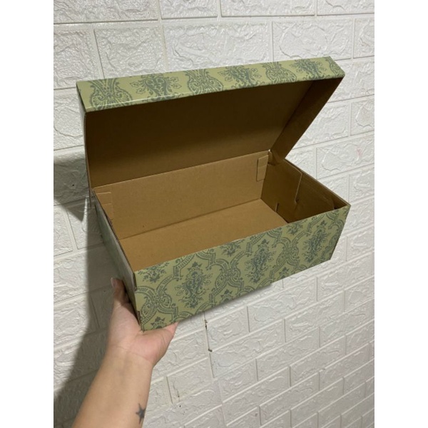 Combo hộp giày dép và bill Gci xanh lá