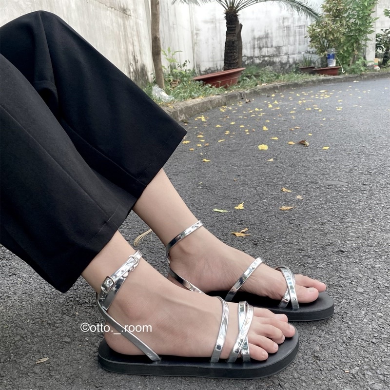 Giày sandal đế thấp quay bạc