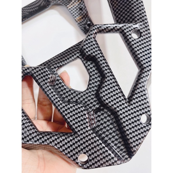 Cảng sau nguyên khối Rocket lắp xe WinnerX, tay dắt WinX màu đen nhám & carbon sắc nét gắn như zin