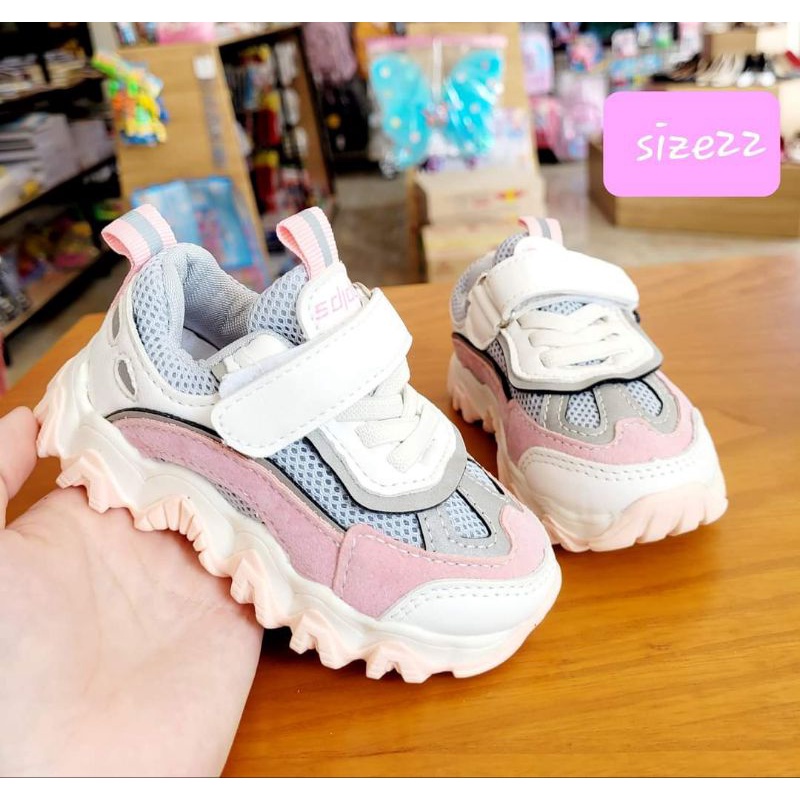 Giày bé siêu đẹp chỉ bán live