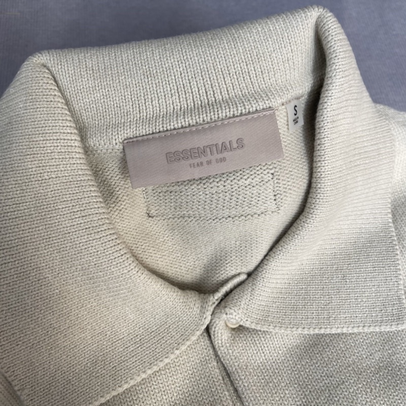 Áo Len Màu Be 1977