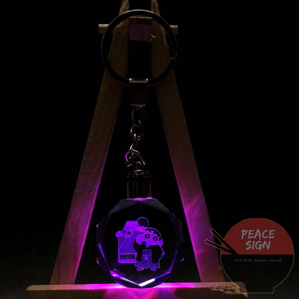 Móc khóa phát sáng SHINNOSUKE CẬU BÉ BÚT CHÌ thủy tinh pha lê anime chibi quà tặng xinh xắn dễ thương