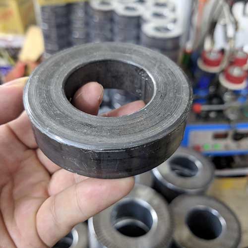 Phe biến áp xuyến chất lượng cao được ủ gia nhiệt , mài cạnh, đánh bóng