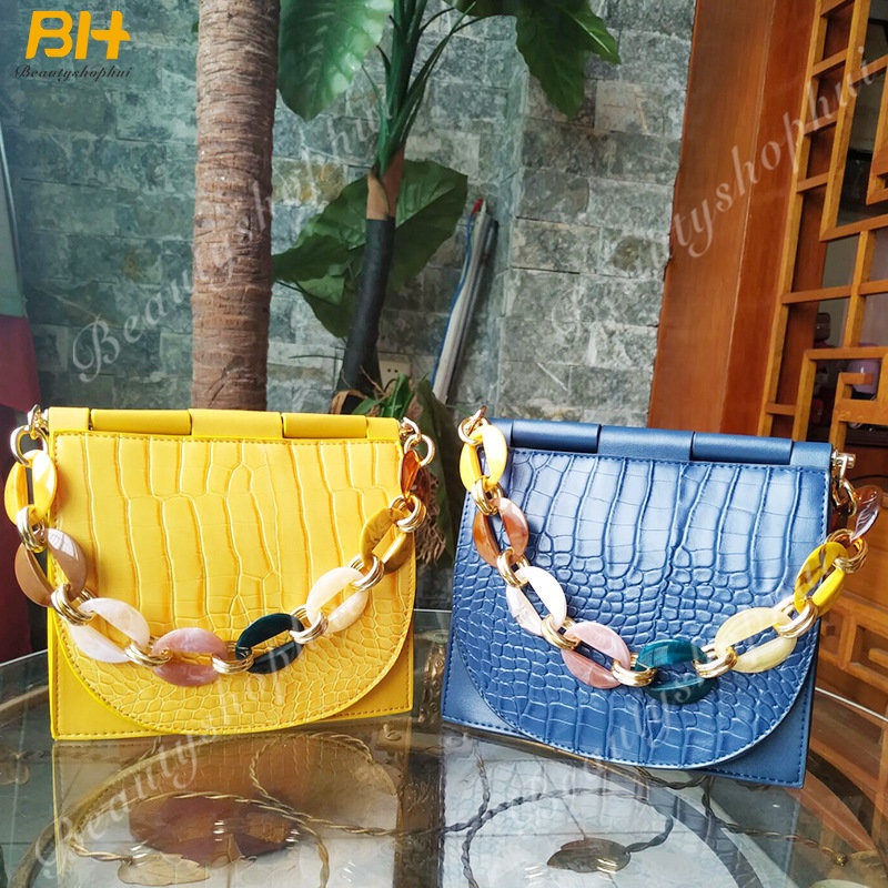 Túi Xách Đeo Vai Hình Vuông Cỡ Nhỏ Họa Tiết Da Cá Sấu Phối Dây Xích Thời Trang Xuân Hè 2022 Mới Cho Nữ
