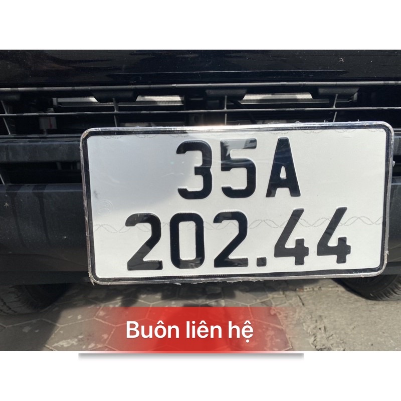 Khung biển số ô tô chống nước vào ố vàng, kích thước mới sau ngày 1.8 cho tất cả các dòng xe kèm ốc bắt