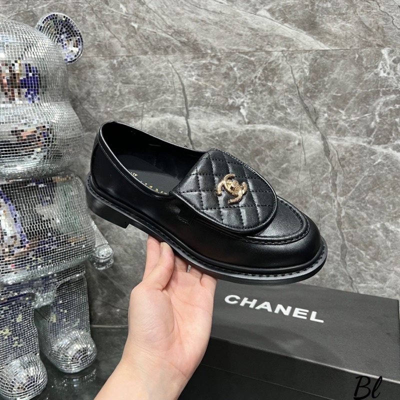 Giày moca Chà Neo mũi tròn trần trám, chất da mềm mướt. Hàng quảng châu cao cấp đầy đủ hộp túio