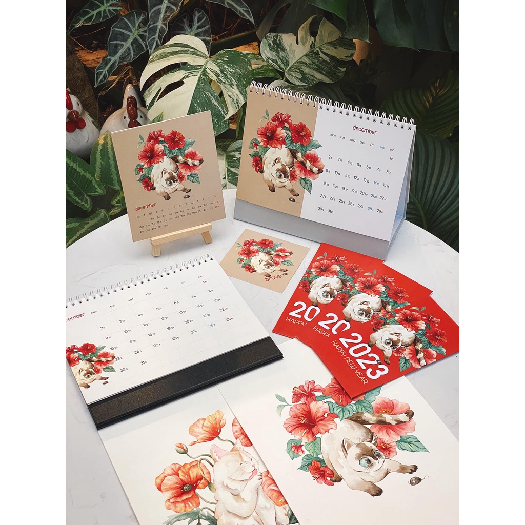 LỊCH 2023 MÈO CƯNG - Để bàn - Giá gỗ - Postcard