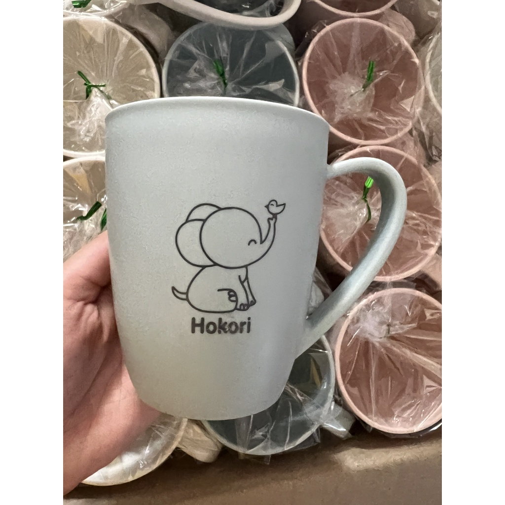 Ly, Cốc Uống Nước Nhựa Cao Cấp Kiểu Dáng Chú Nai Hokori Nhiều Màu Sắc Cute Có Quai Cầm