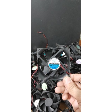 Quạt ,fan 8cm,  12v  tháo máy, chạy tốt , dòng từ 0.19a - 0.30a.
