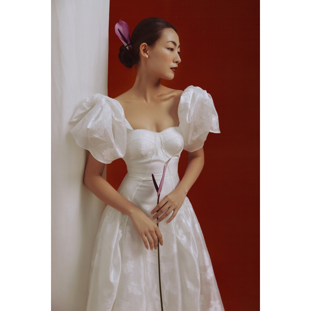 Đầm xoè cúp ngực tay phồng The Country Chivas 12 Pony Dress vải lụa organza ép hoa