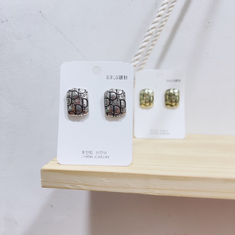 Bông tai thương hiệu 3 mẫu mã đa dạng