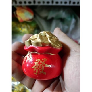 Hũ vàng đỏ trang trí tháp bánh tháp tỏi
