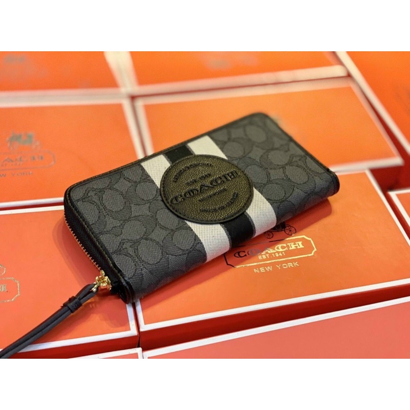 Ví coach khoá kéo