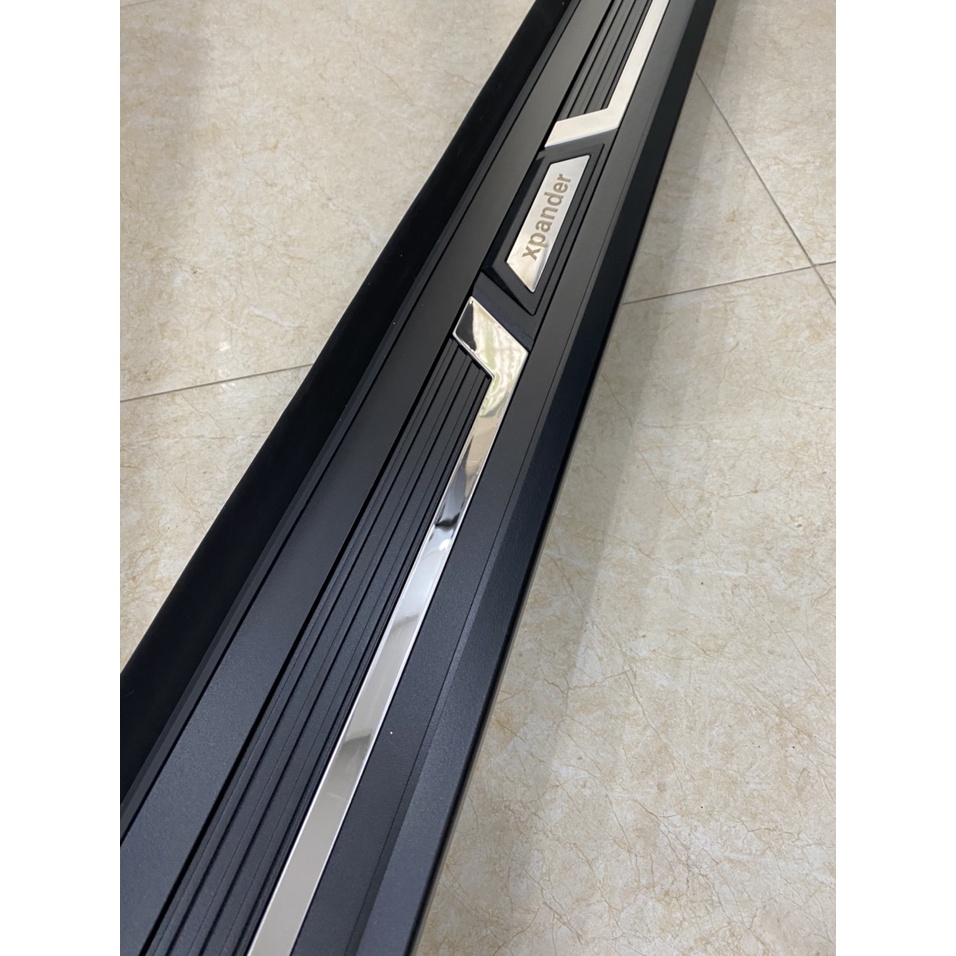 Bậc lên xuống Toyota Veloz 2021 2022 bậc đúc nguyên khối chắc chắn, thẩm mỹ cao