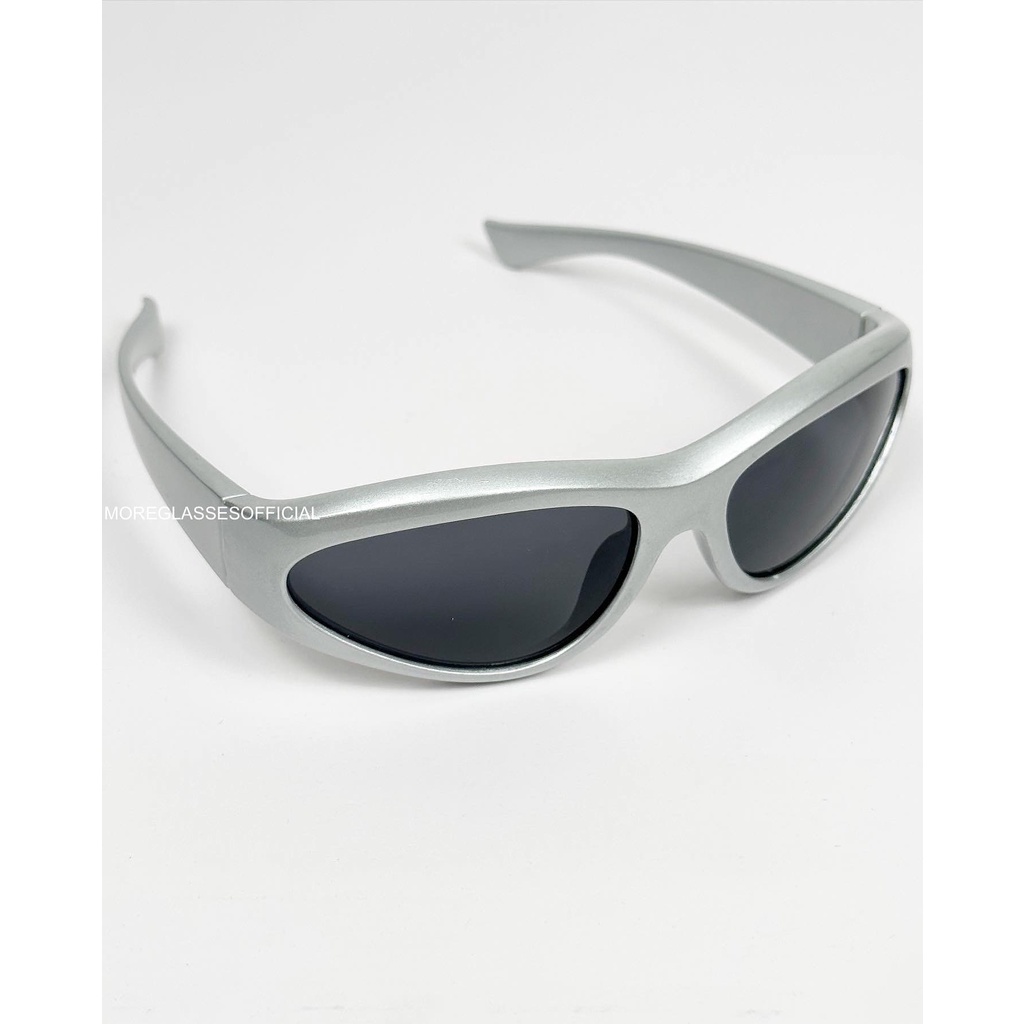 Kính mát có sẵn MOREGLASSES phong cách Y2K Punk 2023 tròng kính chống UV 400 ảnh thật