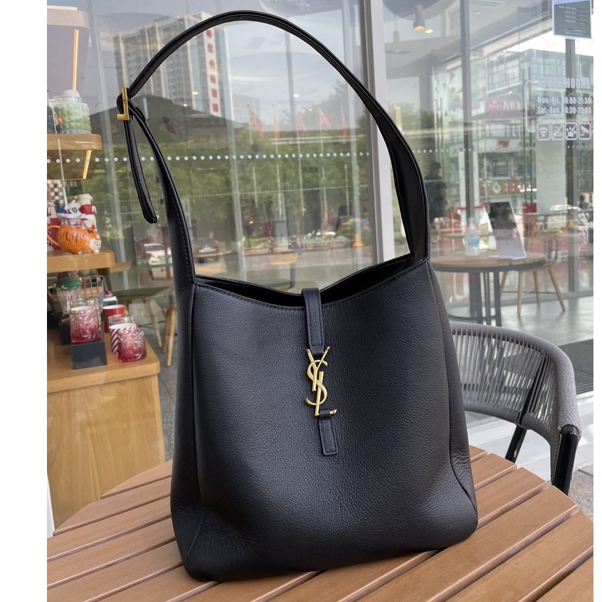 Túi Xách Da 5 / 7 - SL 2022 Kích Thước 23 X 22 X 8 / 5 cm In Hoạ Tiết Hoa Hồng Xinh Xắn