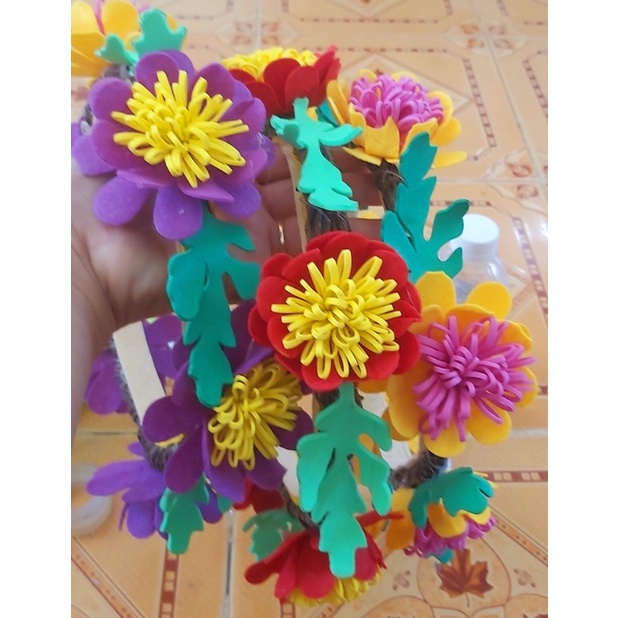 Vòng hoa biểu diễn văn nghệ