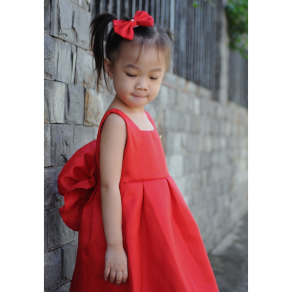 Đầm trẻ em hoa đỏ lưng  thiết kế độc quyền Nana store (7kg-45kg)