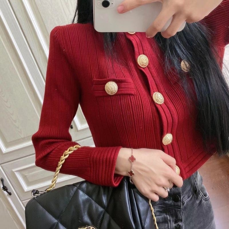 Áo len dệ kim cúc đồng dáng vừa hàng sẵn 3 màu đỏ đen trắng phong cách hàn quốc