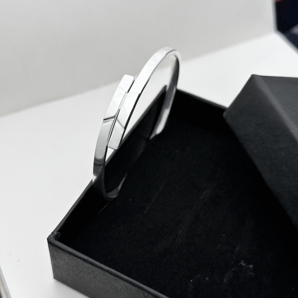 Vòng tay Yet to come Proof