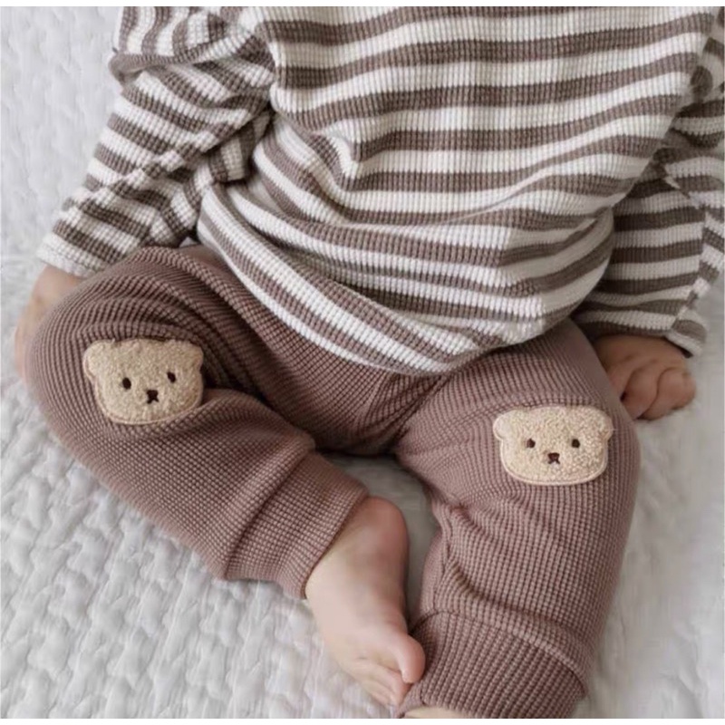 Quần dài chất cotton wafter đính hình gấu thêu cho bé trai, gái