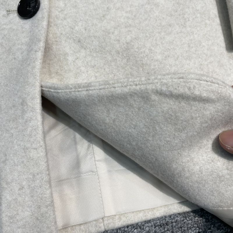 Áo blazer dạ màu be dáng rộng ZR