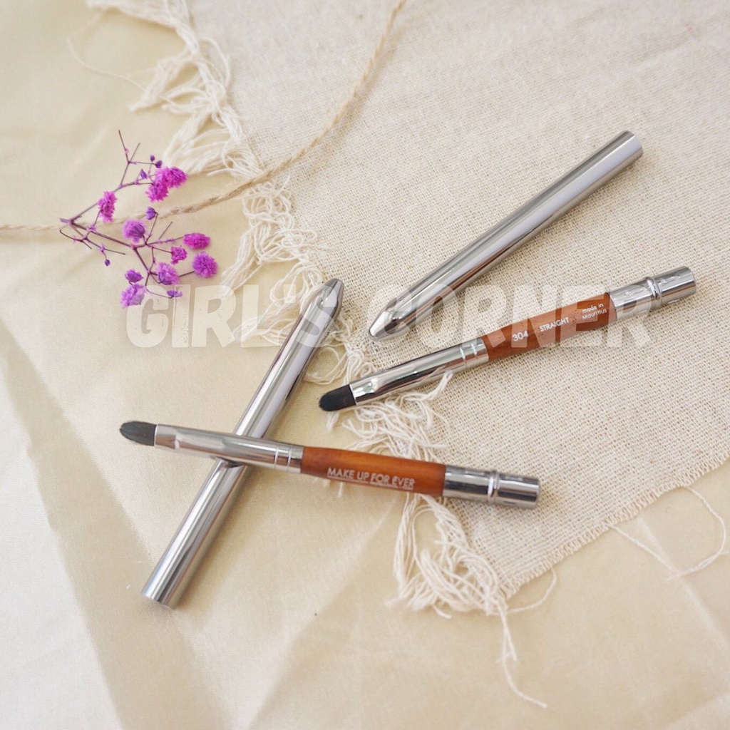 Cọ Môi Makeup Forever 304 Có Nắp Đậy