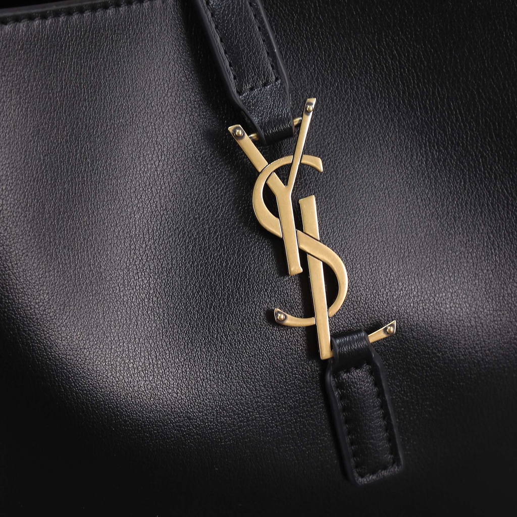 Túi Xách Da 5 / 7 - SL 2022 Kích Thước 23 X 22 X 8 / 5 cm In Hoạ Tiết Hoa Hồng Xinh Xắn