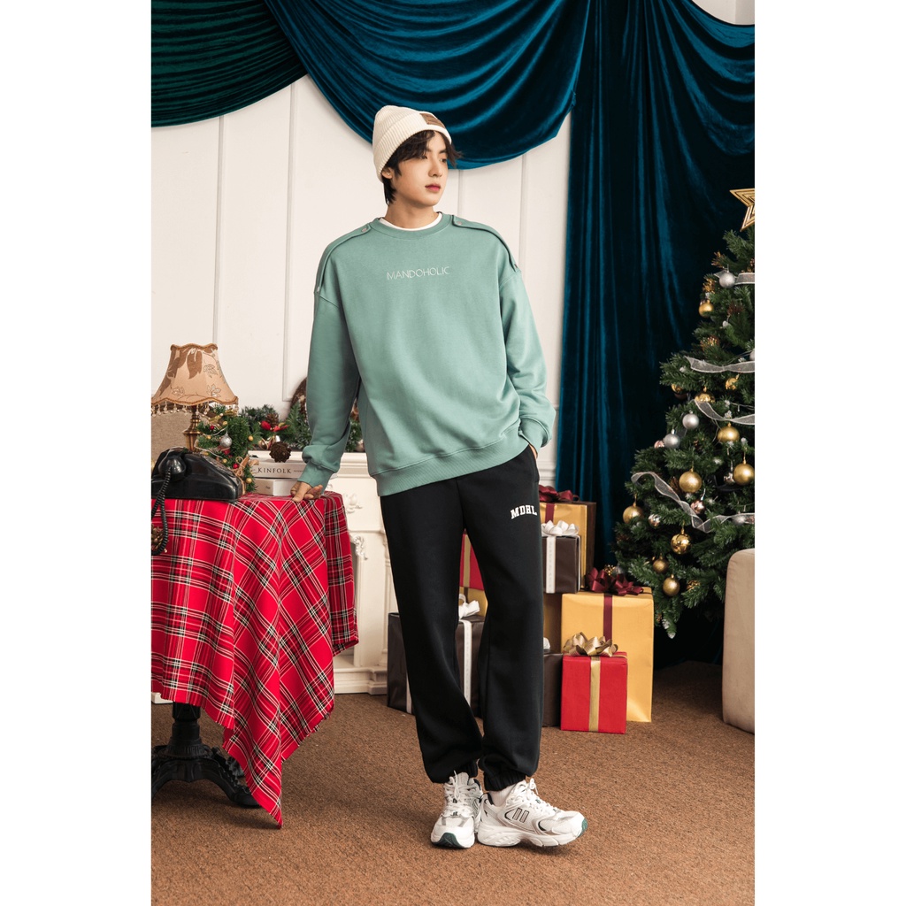 Áo Sweater Nỉ Nam MANDO Phối Cúc Cách Điệu Chất Liệu Nỉ Chân Cua Dày Dặn, Form Rộng Unisex Phong Cách Unisex SWT011