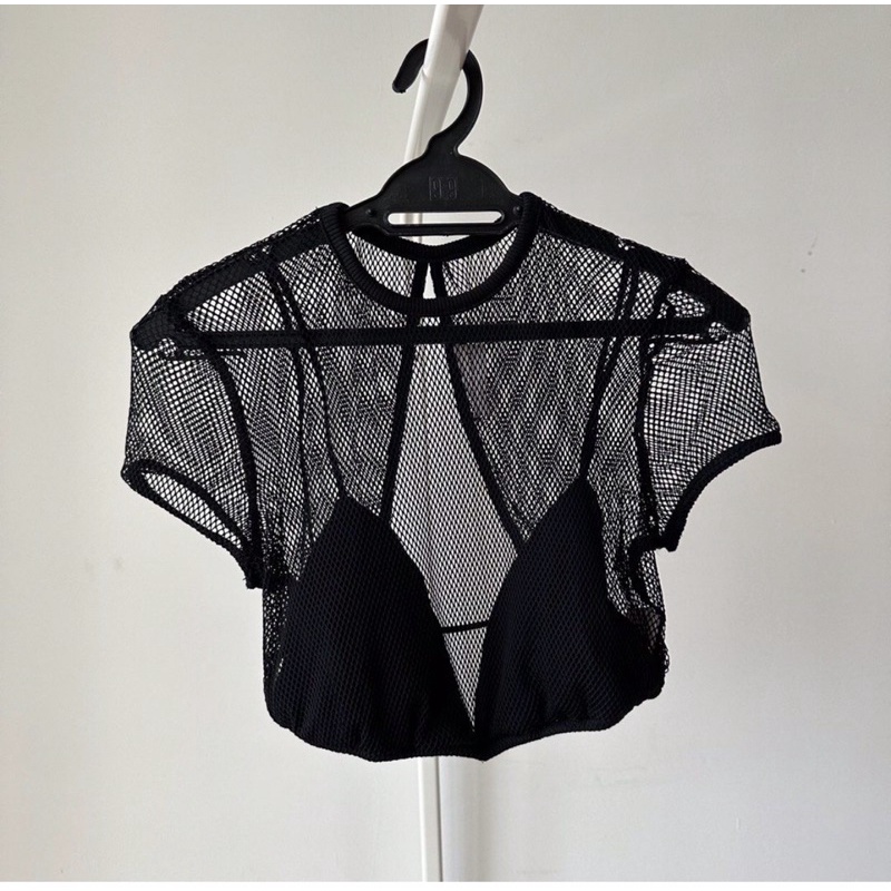 Áo Đen Croptop sz xs, new 95%