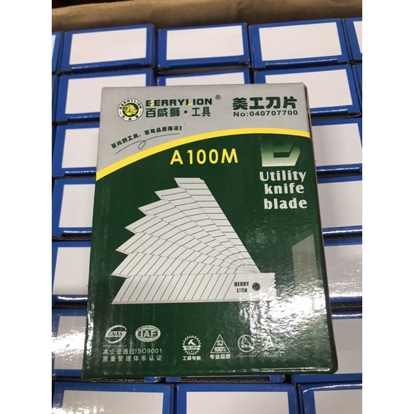 Lưỡi dao dọc giấy BERYLION (loại A100) hộp 20 vỉ tương đương 200 lưỡi