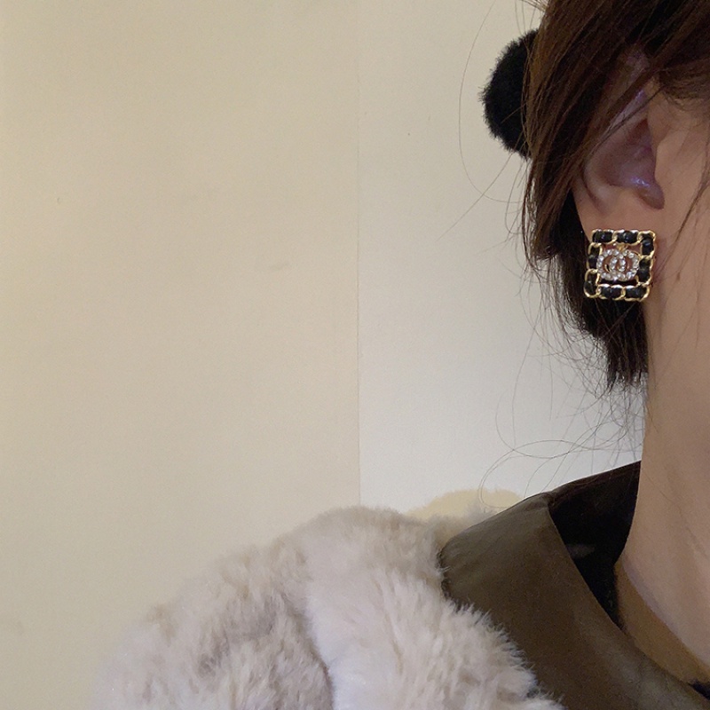 Bông Tai Da Hình Vuông Cỡ Nhỏ In Chữ Phong Cách Hàn Quốc Thời Trang 2023