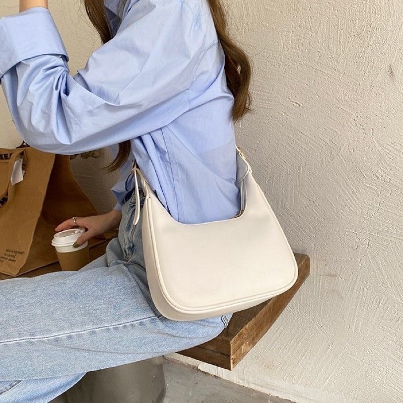 Túi đeo chéo nữ đẹp , kiểu dáng cá tính