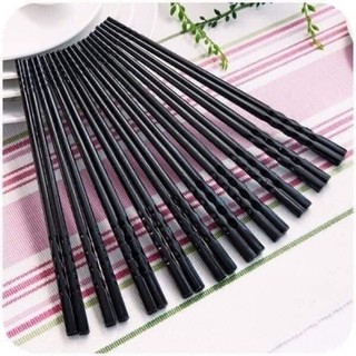 Vỉ 10 đôi đũa đen xoắn đầu
