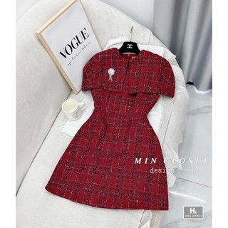 Váy dạ cổ tròn đắp vai Phạm Nhi